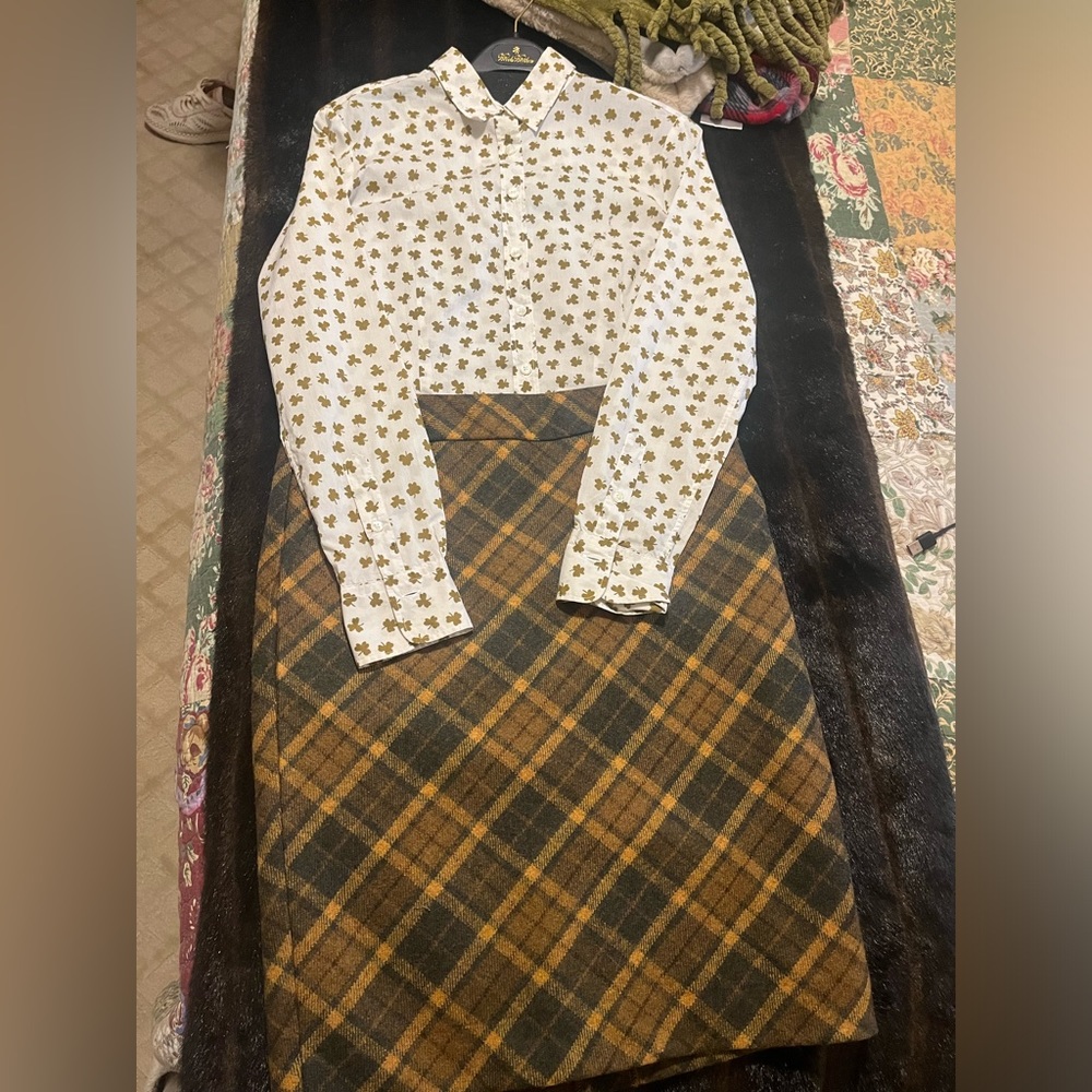Brooks Brothers cotton shamrock blouse 6/8